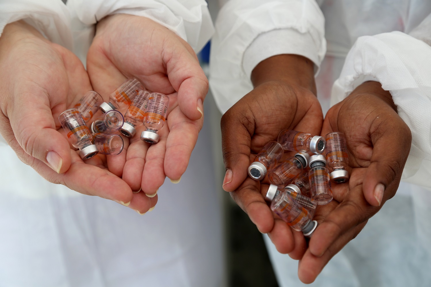 254 profissionais de saúde do HU receberam a primeira dose da vacina (fotos: Schirlene Reis/Ascom UFS)